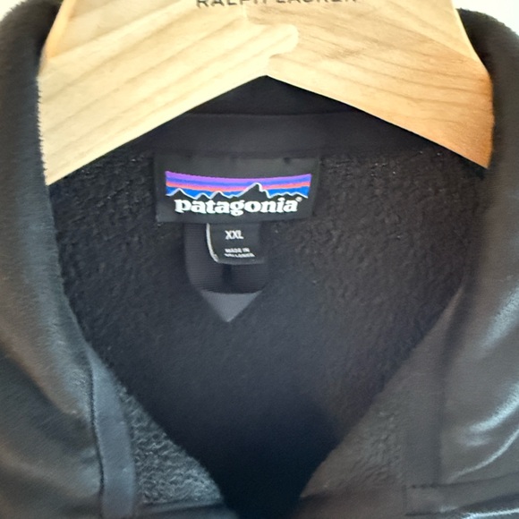 Patagonia Black Fleece Outerwear - Unisex - Picture 2 of 9